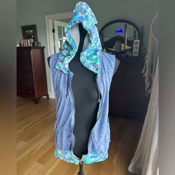 EUC Maaji Malibu Creek Hoodie Vest Cover Up Size Small - Picture 13 of 16